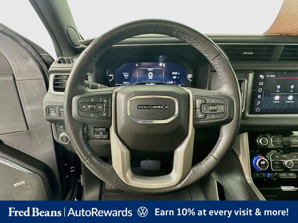 Used 2022 GMC Yukon XL Denali w/ Advanced Technology Package AWD/4WD image 15