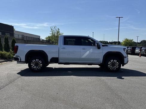 New 2026 GMC Sierra 2500 Denali Ultimate image 11