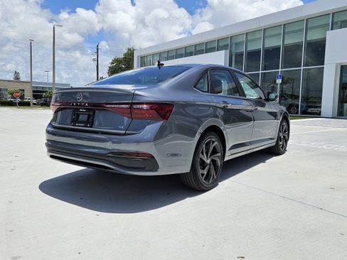 New 2025 Volkswagen Jetta SE image 7