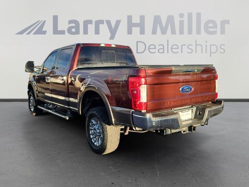 Used 2017 Ford F250 Lariat w/ Chrome Package image 4