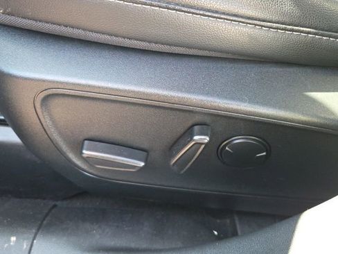 Used 2020 Ford Escape SE Sport image 27