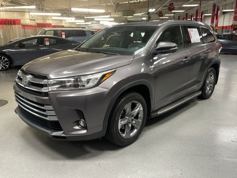 Used 2019 Toyota Highlander Limited Platinum image 5