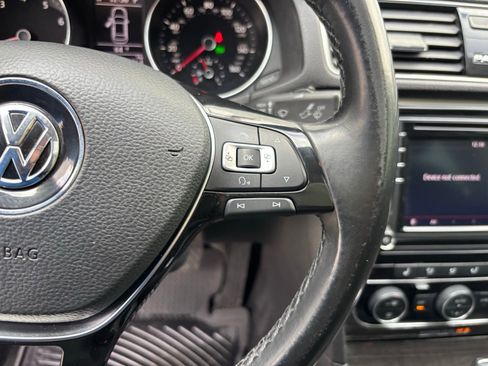 Used 2018 Volkswagen Passat 2.0T SE w/ SE Lighting Package image 19