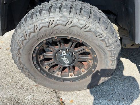 Used 2005 HUMMER H2 SUT w/ Preferred Equipment Group AWD/4WD image 11