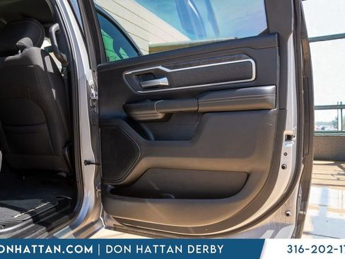 Used 2022 RAM 1500 4x4 Crew Cab image 23