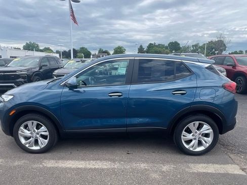 Used 2024 Buick Encore GX Preferred w/ Comfort Package AWD/4WD image 2