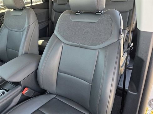 Certified 2025 Ford Explorer Active w/ Active Comfort Package image 18