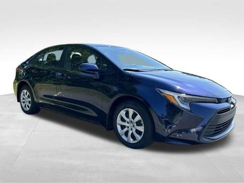Used 2023 Toyota Corolla LE w/ Carpet Mat Package (TMS) AWD/4WD image 8