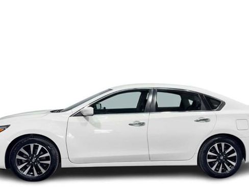 Used 2018 Nissan Altima 2.5 SV FWD image 1
