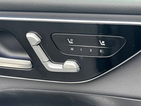 Certified 2025 Mercedes-Benz GLC 300 image 8