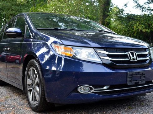 Used 2015 Honda Odyssey Touring image 3
