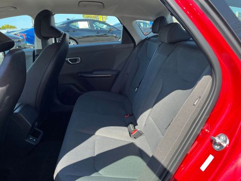 Used 2025 Kia K4 FWD image 27