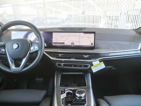 Used 2026 BMW X5 xDrive40i AWD/4WD image 9