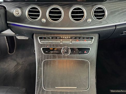 Used 2018 Mercedes-Benz E 300 image 30