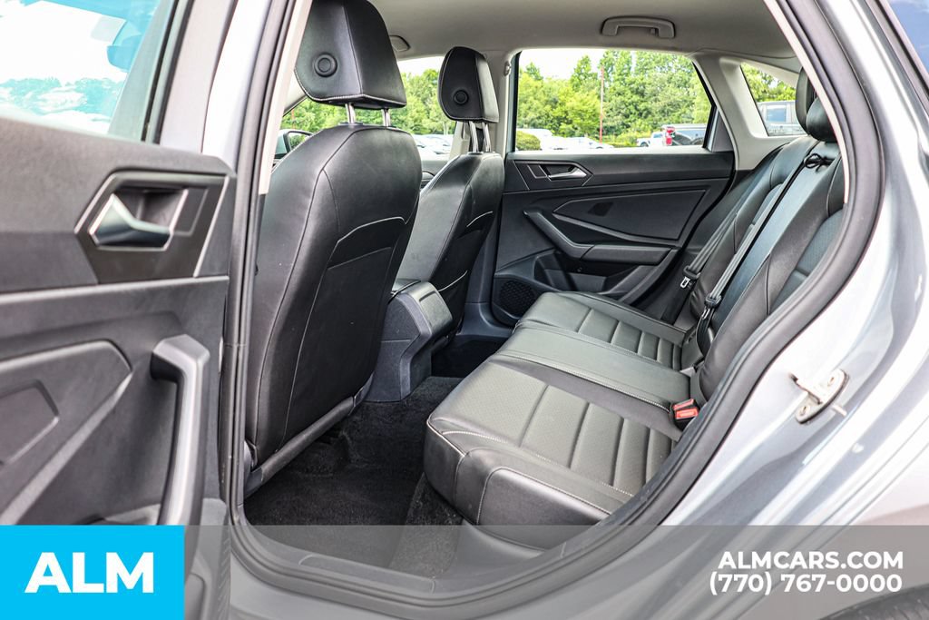 Used 2024 Volkswagen Jetta SE FWD image 18