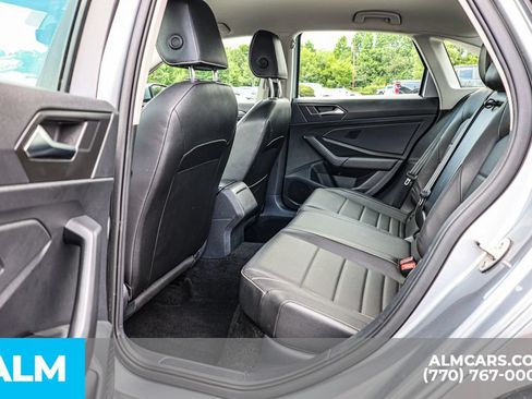 Used 2024 Volkswagen Jetta SE FWD image 18