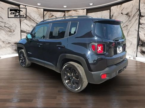 Used 2018 Jeep Renegade Altitude w/ UConnect 8.4 Nav Group AWD/4WD image 7