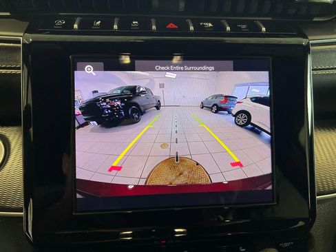 Used 2025 Jeep Grand Cherokee L Laredo image 20