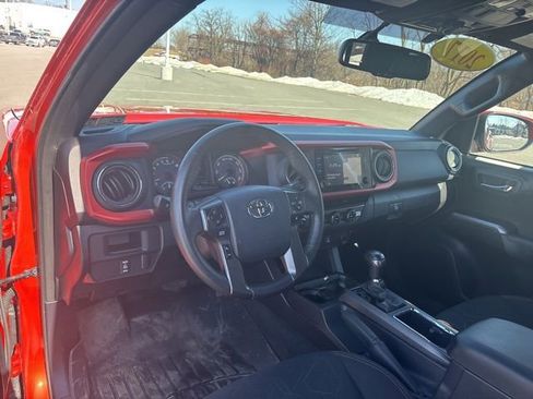 Used 2017 Toyota Tacoma TRD Off-Road w/ Tow Package image 34