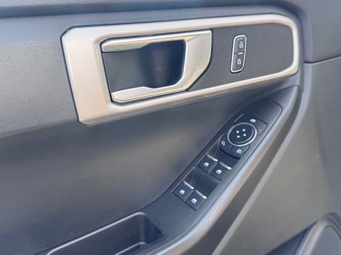 Used 2023 Ford Explorer 4WD image 10