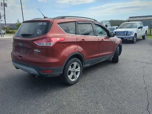 Used 2016 Ford Escape SE w/ Equipment Group 201A image 9