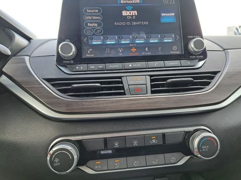 Used 2024 Nissan Altima 2.5 SV image 10