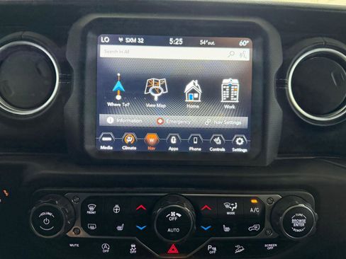 Used 2020 Jeep Wrangler Unlimited Sahara AWD/4WD image 38