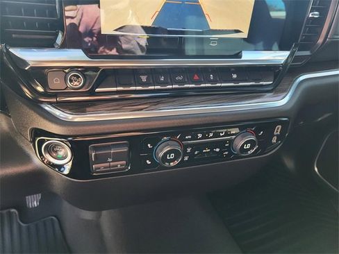 Used 2025 Chevrolet Silverado 2500 LT image 6