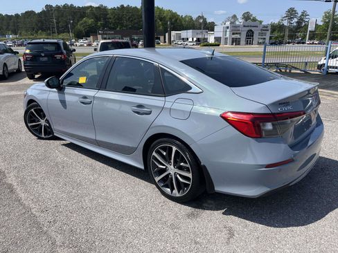 Certified 2024 Honda Civic Touring image 5