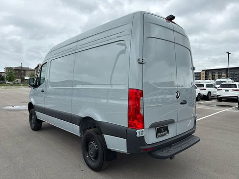Used 2025 Mercedes-Benz Sprinter 2500 image 7