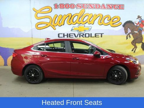 Used 2018 Chevrolet Cruze LT w/ LT Convenience Package FWD image 1