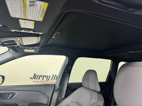 Used 2025 Subaru Forester Premium w/ Convenience Package #2 image 3