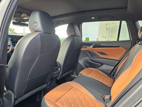 New 2026 Volkswagen Tiguan SEL R-Line AWD/4WD image 11