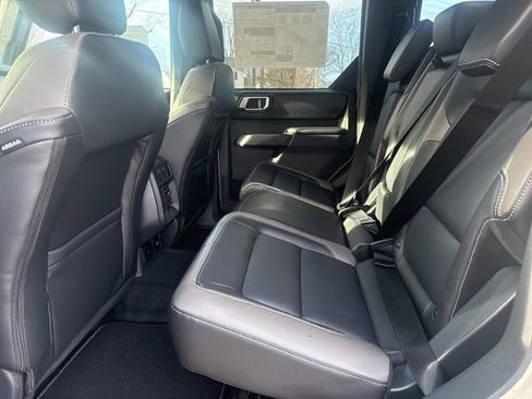 New 2025 Ford Bronco Outer Banks image 18