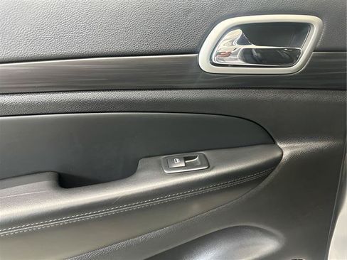Used 2021 Jeep Grand Cherokee Laredo X AWD/4WD image 10