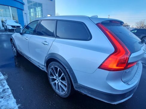 Used 2020 Volvo V90 T6 Cross Country image 4