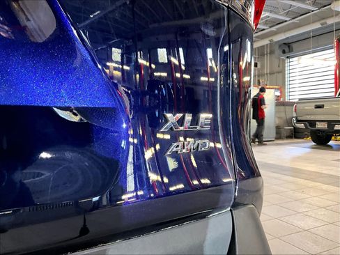 Used 2023 Toyota RAV4 XLE w/ Convenience Package image 29