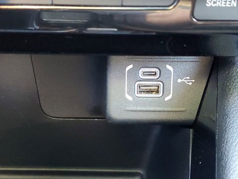 Used 2025 Jeep Compass Limited image 21