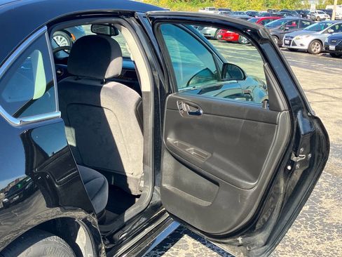 Used 2015 Chevrolet Impala LT w/ LT Sunroof Package image 15