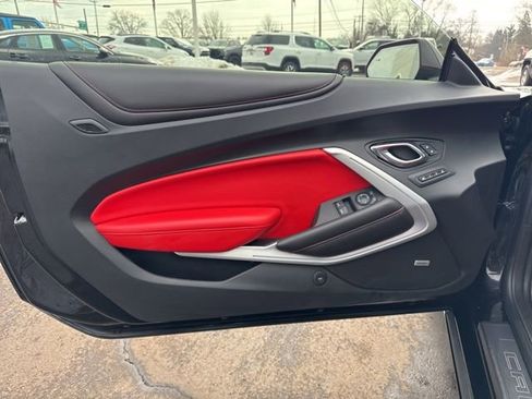 Used 2016 Chevrolet Camaro SS image 8