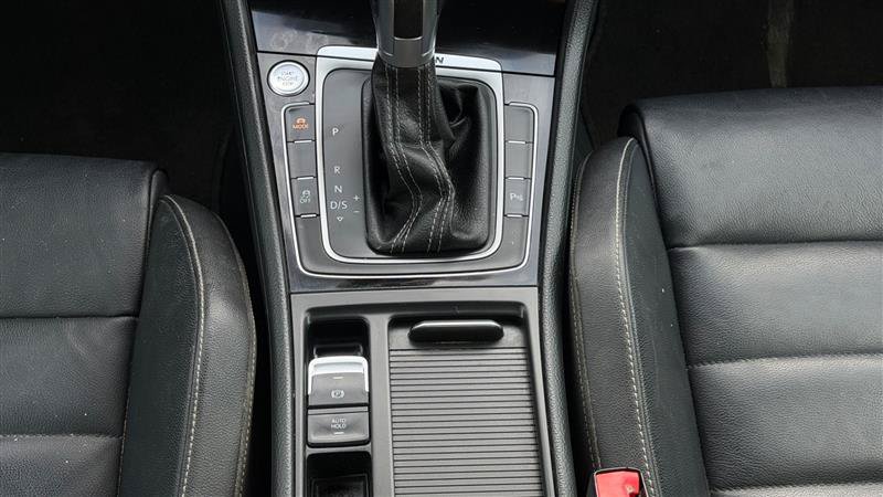 Used 2017 Volkswagen Golf R 4-Door AWD/4WD image 28