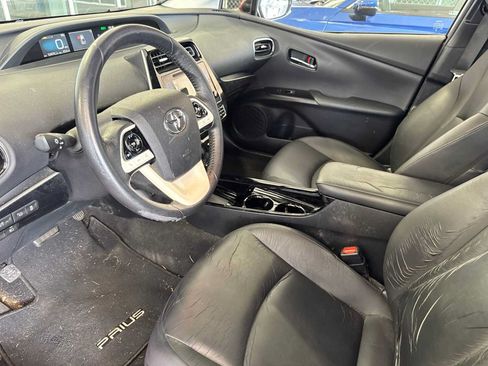 Used 2017 Toyota Prius Four FWD image 7