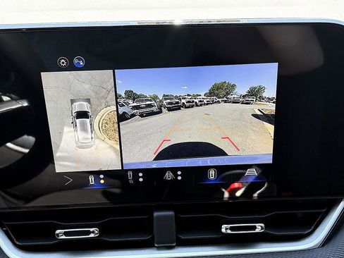 New 2026 Chevrolet Equinox LT w/ Safety and Technology Package FWD image 20