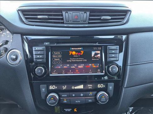 Used 2020 Nissan Rogue SV FWD image 13