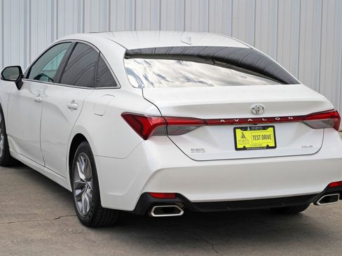 Used 2019 Toyota Avalon XLE w/ Moonroof Package image 46