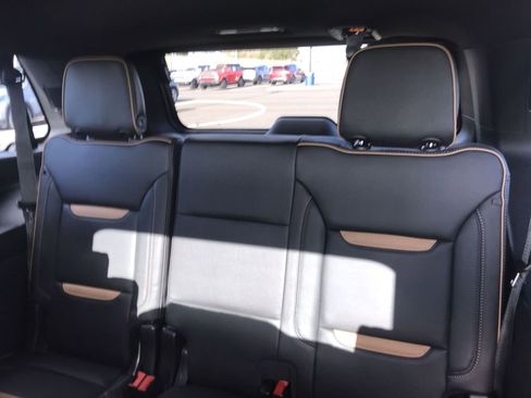 Used 2024 GMC Yukon AT4 w/ Technology Package image 24