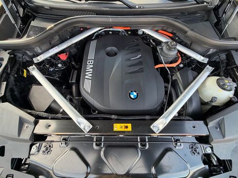 Used 2025 BMW X5 xDrive50e image 16