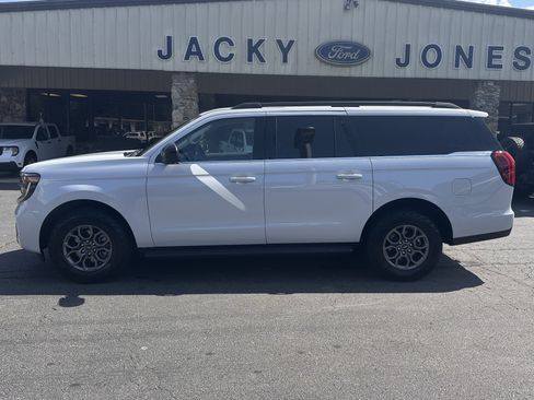 Used 2025 Ford Expedition Max Active AWD/4WD image 1