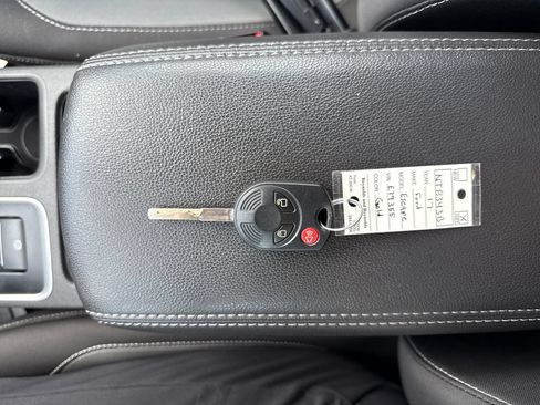 Used 2017 Ford Escape SE FWD image 32