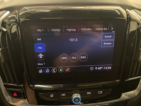 Used 2020 Chevrolet Traverse LT w/ LT Premium Package AWD/4WD image 7